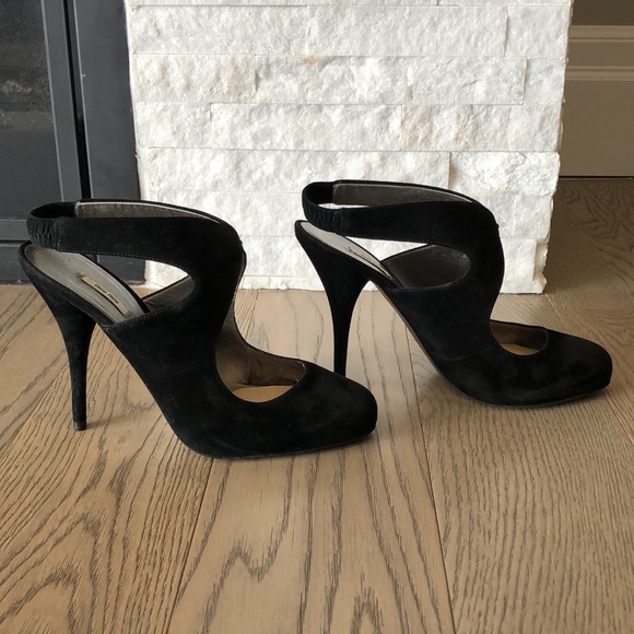 Miu Miu Black Suede Cut Out Round Toe Pumps - Picture 3 of 12